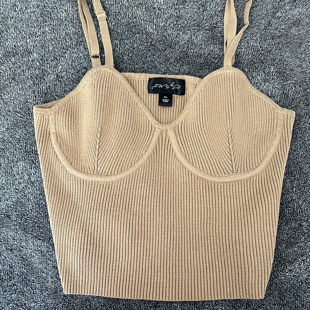 XL cropped tan tank